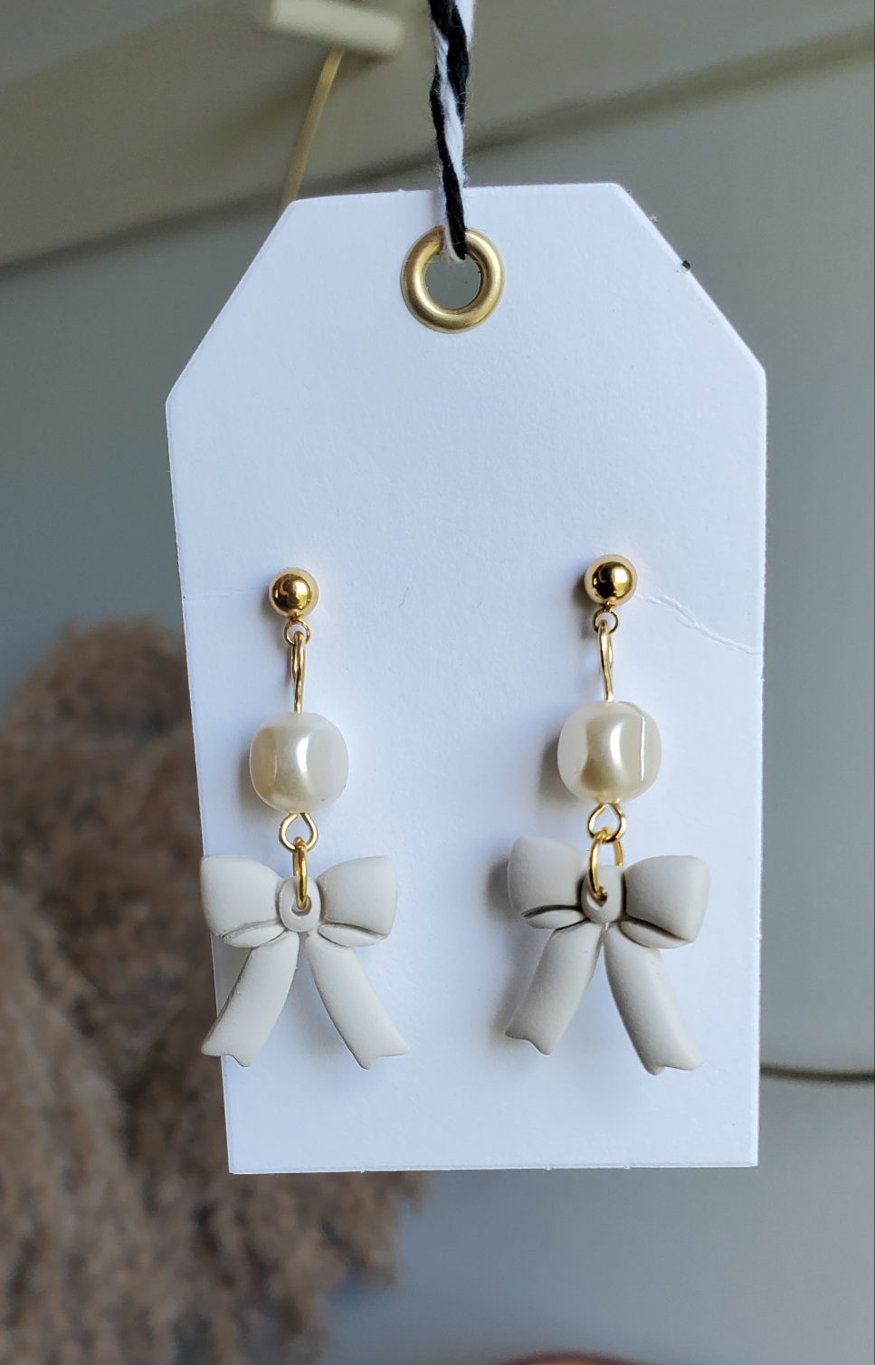 "Cream Bow & Pearl" Earrings